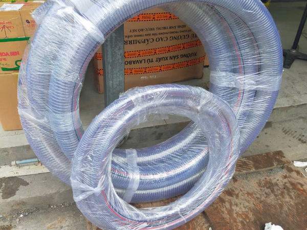 Ống nhựa lõi thép trong suốt, có gân tăng cứng